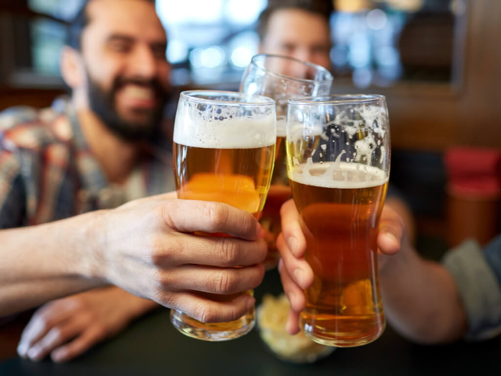 Avoid drinking alcohol for healthy teeth